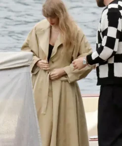 Taylor Swift Italy’s Lake Como Tan Trench Coat