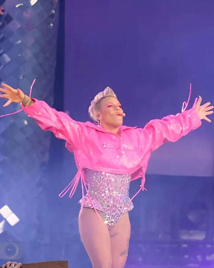 pink summer carnival tour 2023 pink jacket zoom out